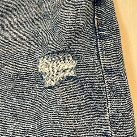 GAP Medium Wash Distressed 5” Denim Shorts - Picture 11 of 12